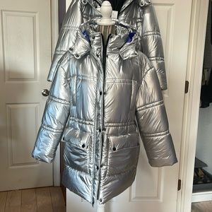 Urban outfitters Alice hooded silver metallic puffer jackets size medium